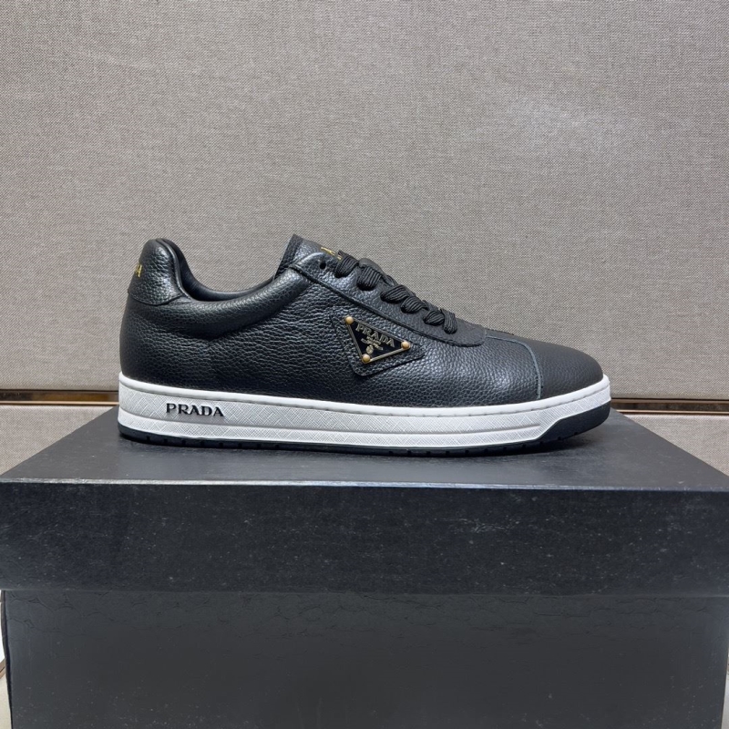 Pra*a casual shoes